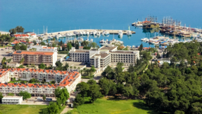 Türkei Kemer Hotels Hotel Ozkaymak Marina iStock Nosyrevy.jpg